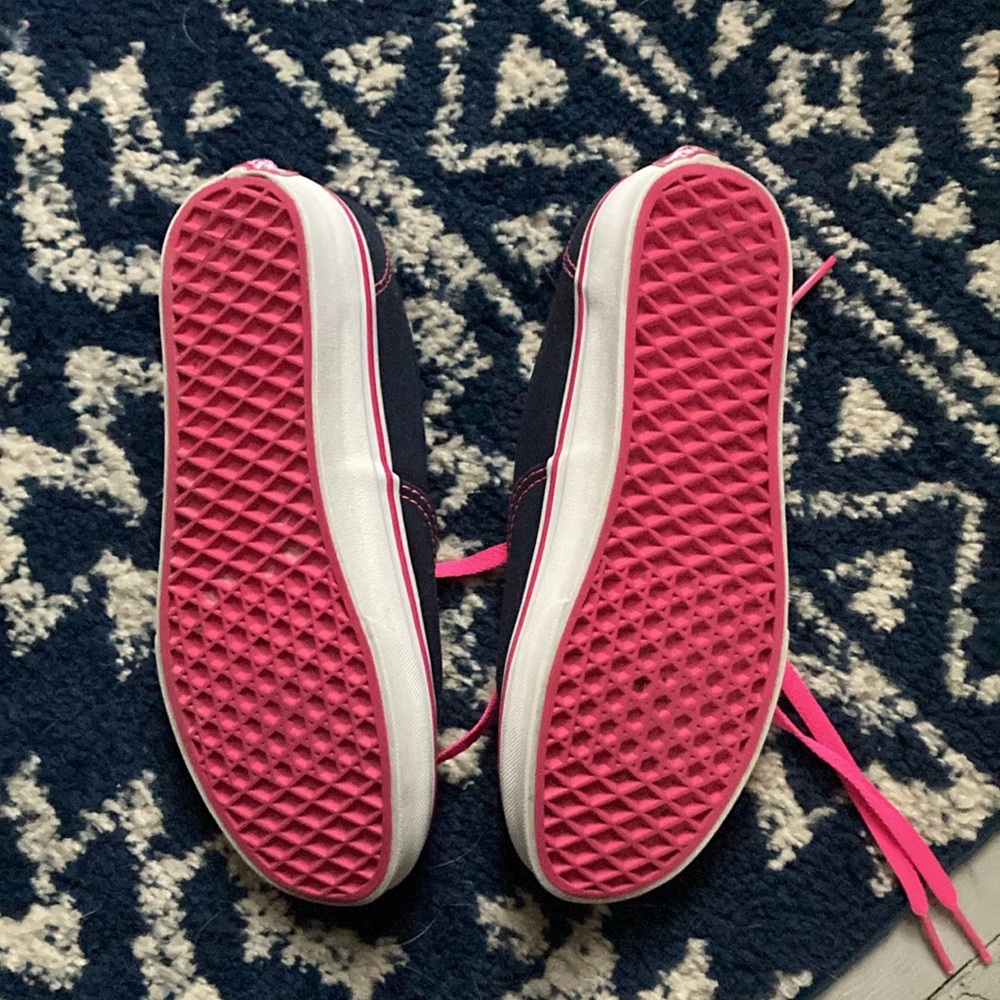 Vans - Picture 3 of 8